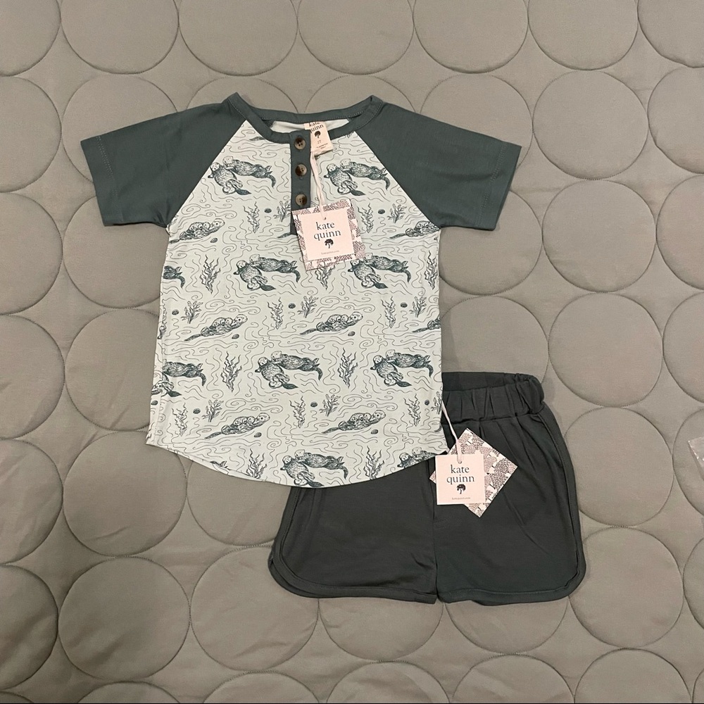 Kate Quinn Otters Outfit